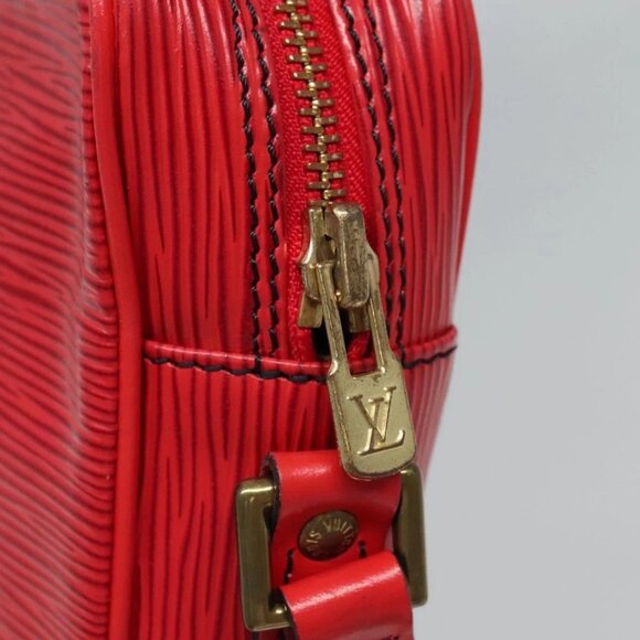 LOUIS VUITTON Epi Danube Shoulder Bag Red - Picture 5 of 16